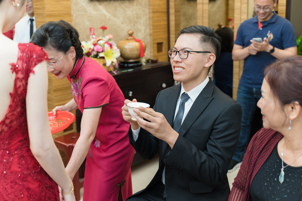 [台南婚攝] 銘鴻＆鴻美 婚禮紀錄｜天心岩蔬食餐廳