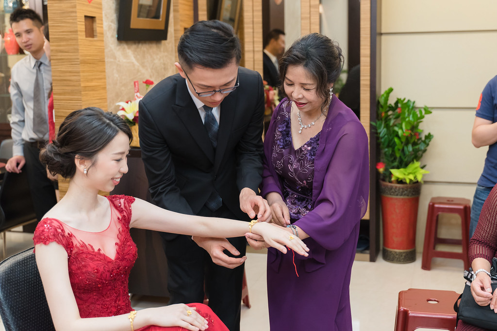 [台南婚攝] 銘鴻＆鴻美 婚禮紀錄｜天心岩蔬食餐廳