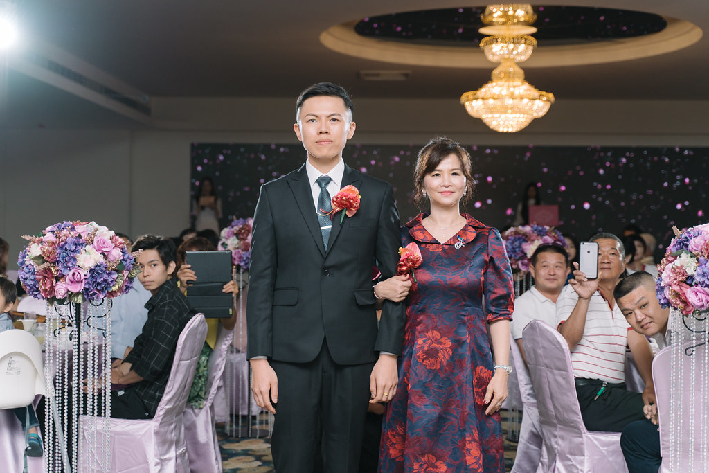 [台南婚攝] 銘鴻＆鴻美 婚禮紀錄｜天心岩蔬食餐廳