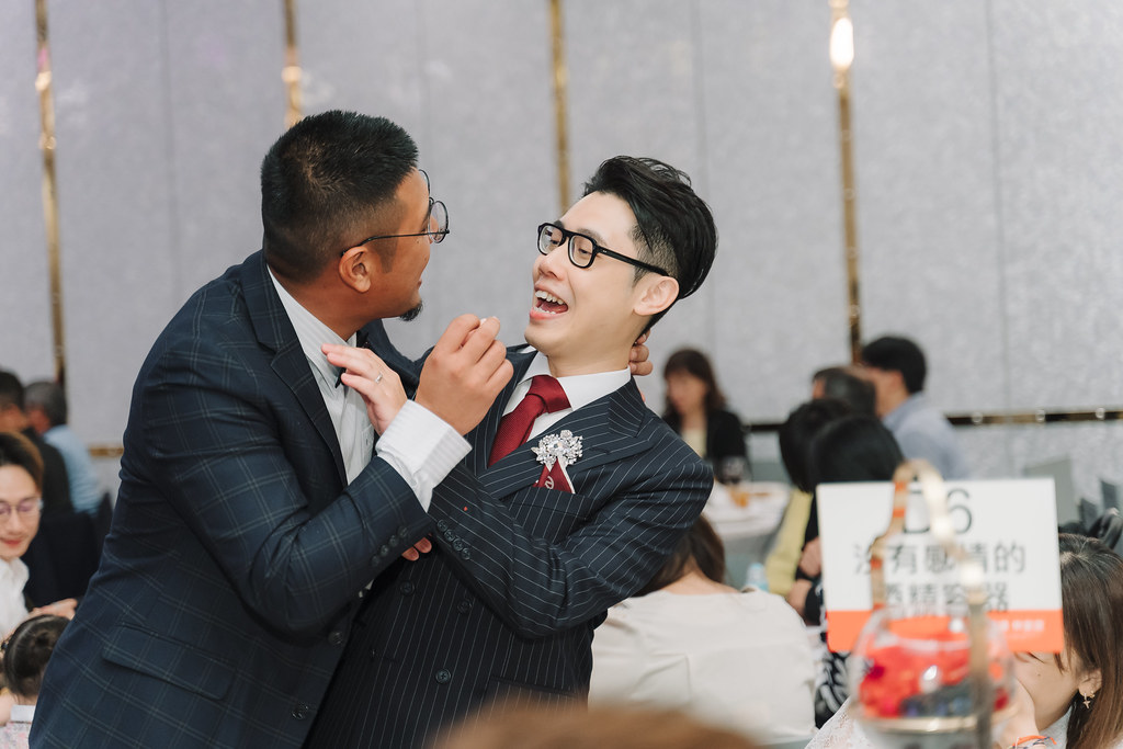 [高雄婚攝] Huang＆Hsiang 婚禮紀錄｜高雄林皇宮