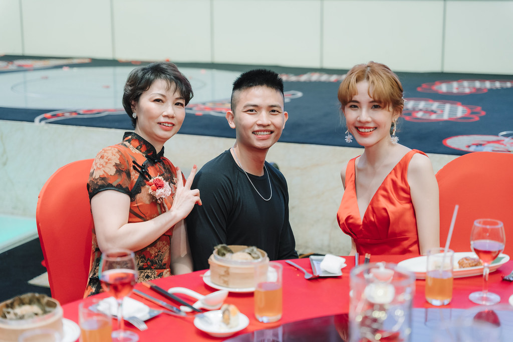 [高雄婚攝] Charles＆Lily 婚禮紀錄｜高雄林皇宮