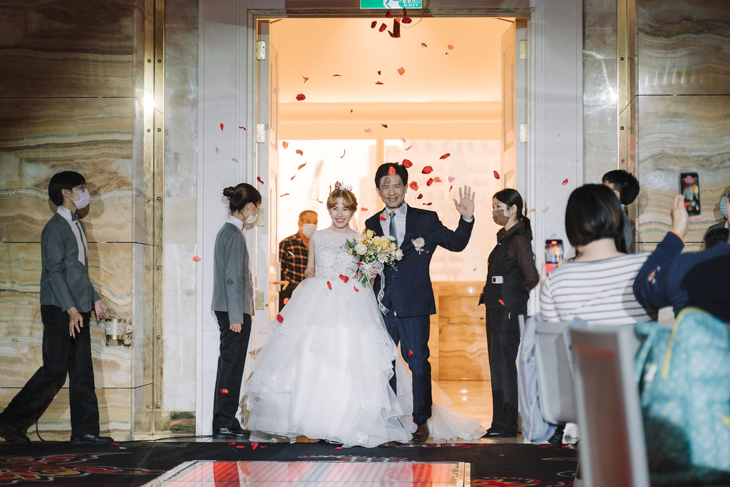 [高雄婚攝] Charles＆Lily 婚禮紀錄｜高雄林皇宮